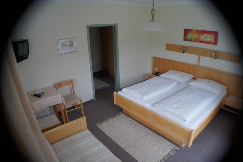 Hotel Sonneck Schladming Room photo